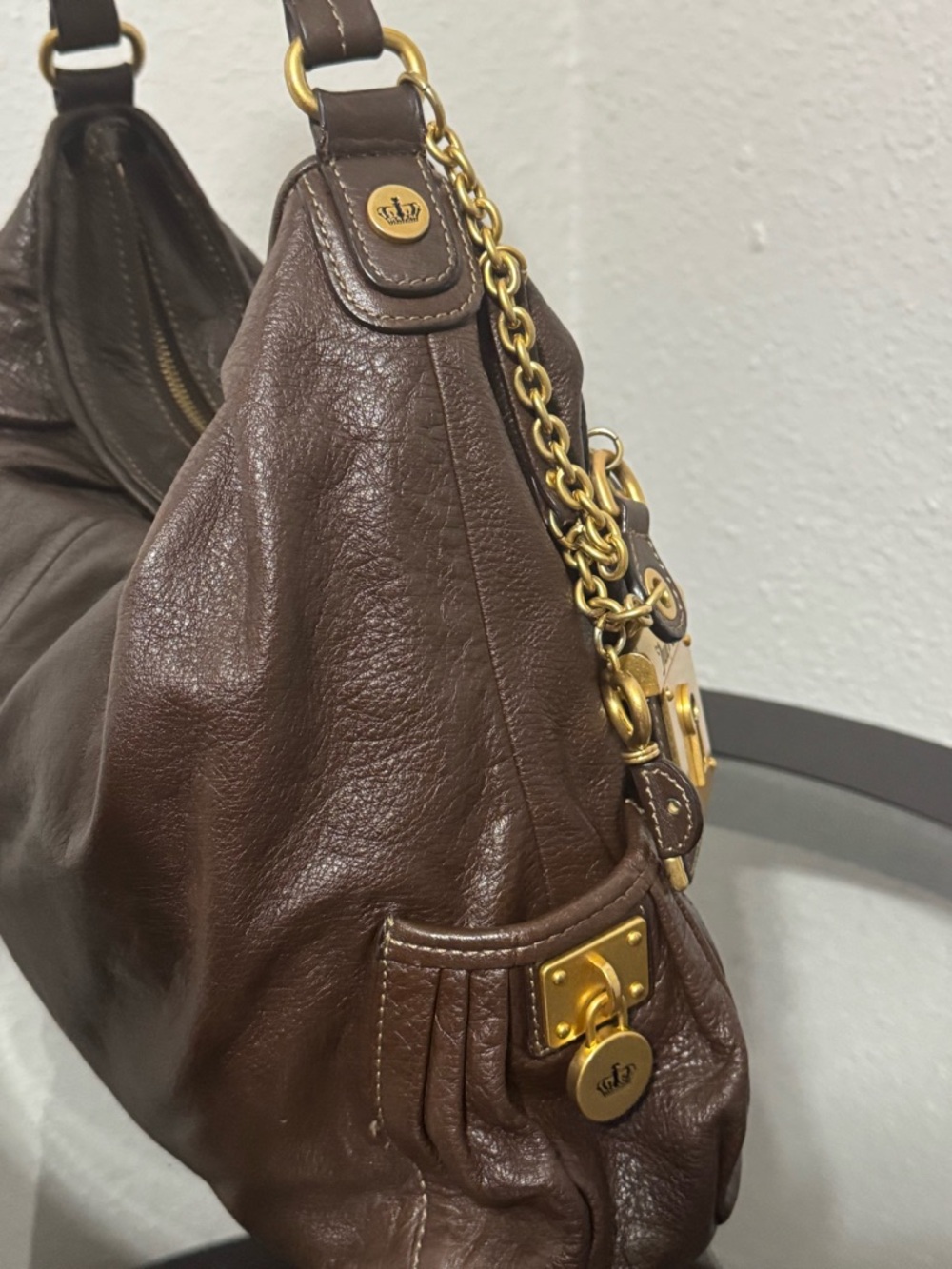 Juicy Couture Chocolate Brown Leather Shoulder Bag with Gold Charm - Picture 4 of 16